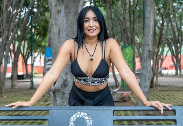 How are UK schools integrating sports into their curriculum?